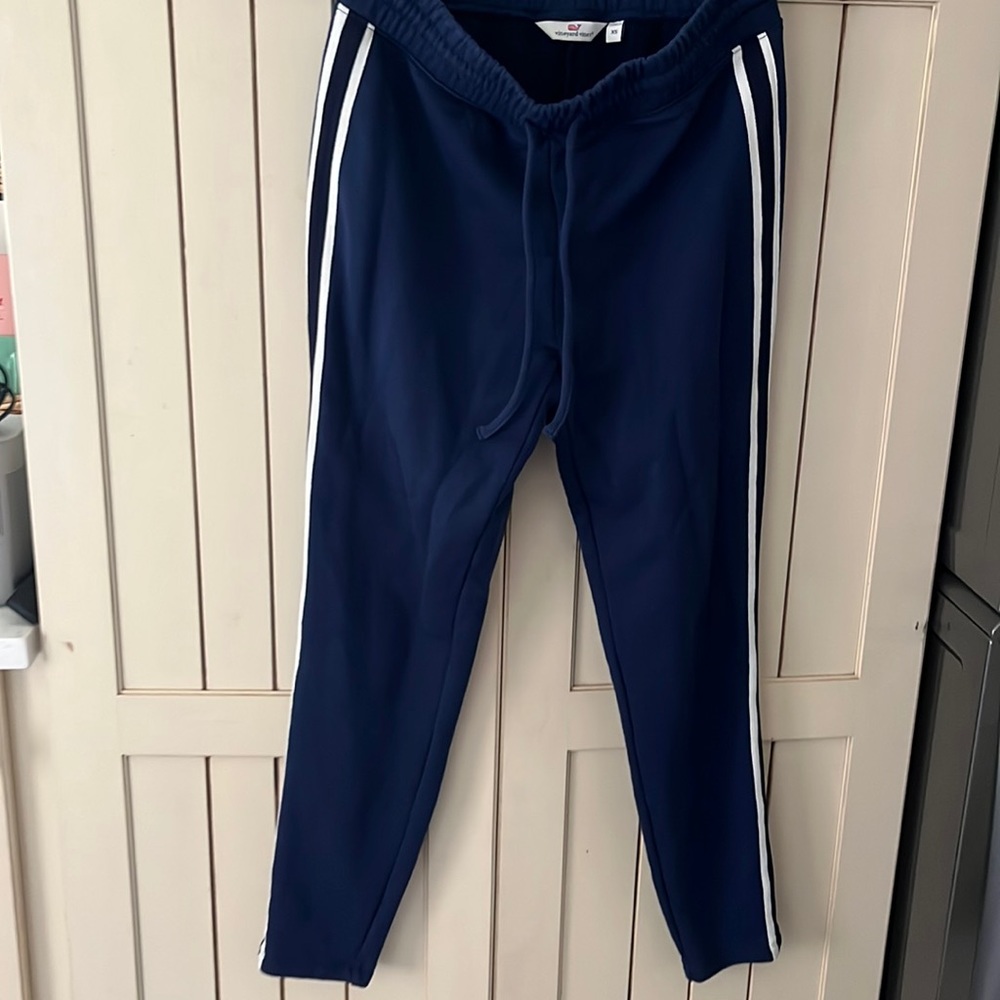 Vineyard Vines navy striped sweatpants worn once